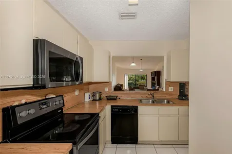 840 SW 120th Way Davie FL 33325