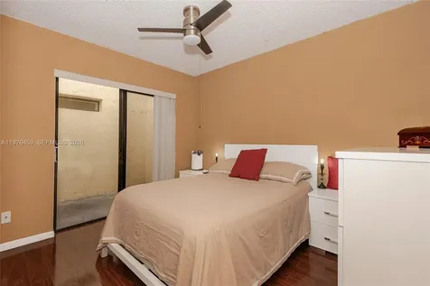 840 SW 120th Way Davie FL 33325