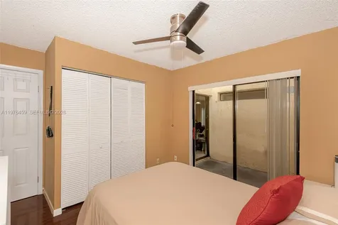 840 SW 120th Way Davie FL 33325
