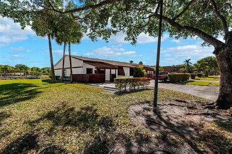 840 SW 120th Way Davie FL 33325