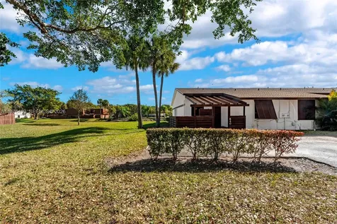 840 SW 120th Way Davie FL 33325