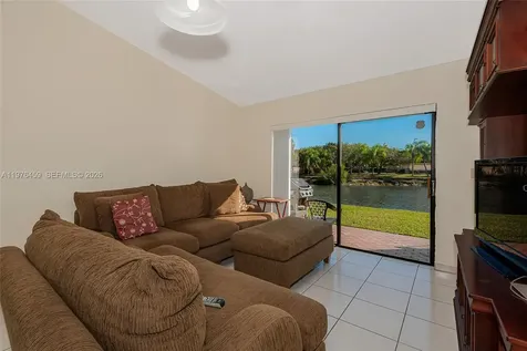 840 SW 120th Way Davie FL 33325