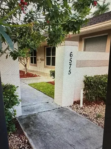 6575 SW 49th Court Davie FL 33314
