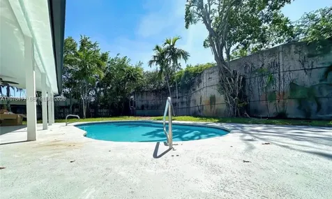 21020 NE 18th Court Miami FL 33179