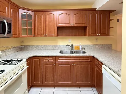6977 SW 115th Place Miami FL 33173