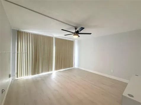 6977 SW 115th Place Miami FL 33173