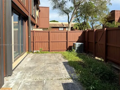 6977 SW 115th Place Miami FL 33173