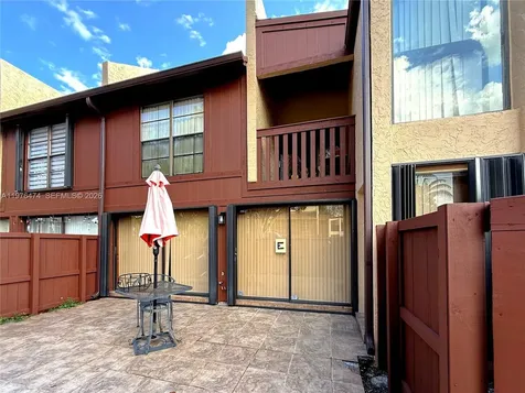6977 SW 115th Place Miami FL 33173