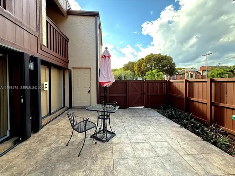 6977 SW 115th Place Miami FL 33173