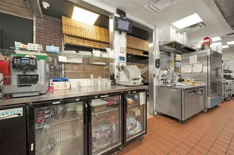 7293 NW 36st Miami FL 33166