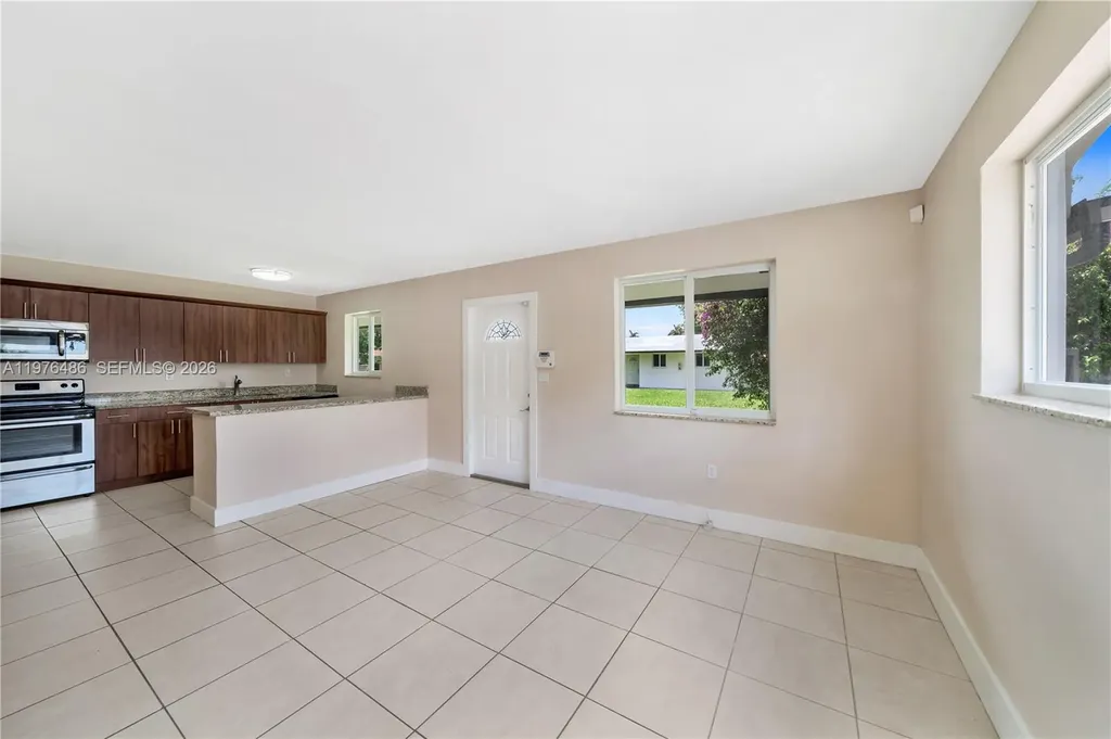 592 NE 150th Street Miami FL 33161