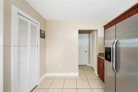 592 NE 150th Street Miami FL 33161