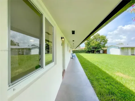 592 NE 150th Street Miami FL 33161
