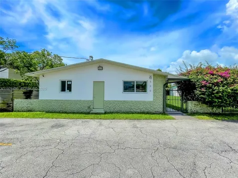 592 NE 150th Street Miami FL 33161