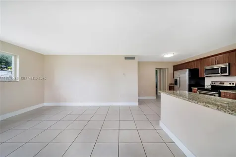 592 NE 150th Street Miami FL 33161