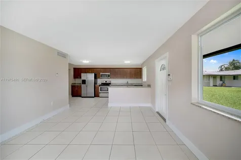 592 NE 150th Street Miami FL 33161