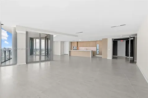 851 NE 1st Avenue Miami FL 33132