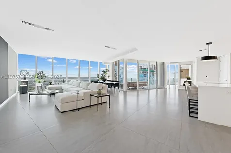 851 NE 1st Avenue Miami FL 33132