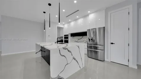 910 NW 36 Cape Coral FL 33993