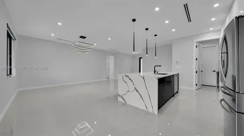 910 NW 36 Cape Coral FL 33993
