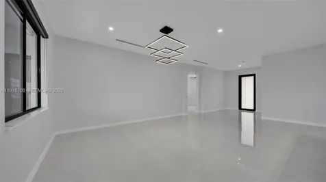 910 NW 36 Cape Coral FL 33993
