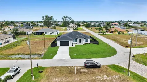 910 NW 36 Cape Coral FL 33993