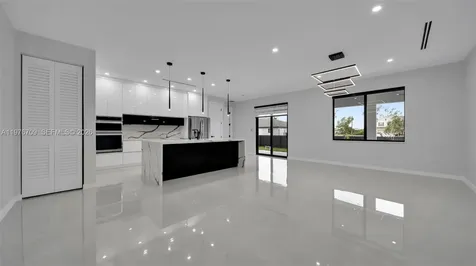 910 NW 36 Cape Coral FL 33993