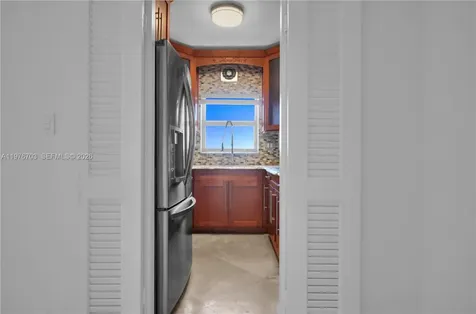 4747 Collins Avenue Miami Beach FL 33140