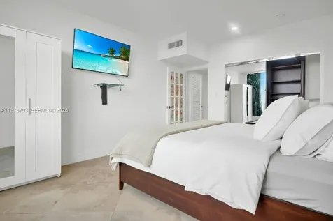 4747 Collins Avenue Miami Beach FL 33140