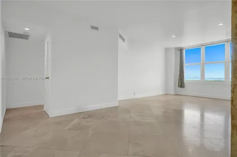 4747 Collins Avenue Miami Beach FL 33140