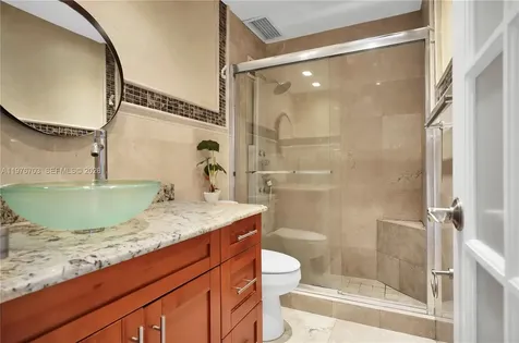 4747 Collins Avenue Miami Beach FL 33140