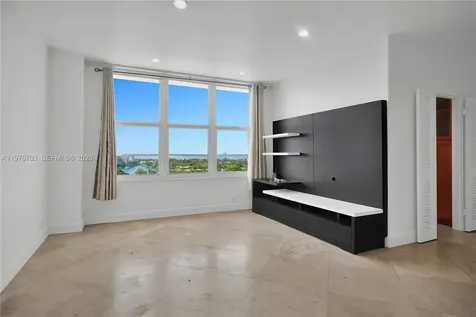 4747 Collins Avenue Miami Beach FL 33140