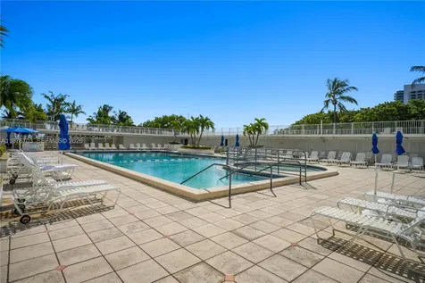 4747 Collins Avenue Miami Beach FL 33140