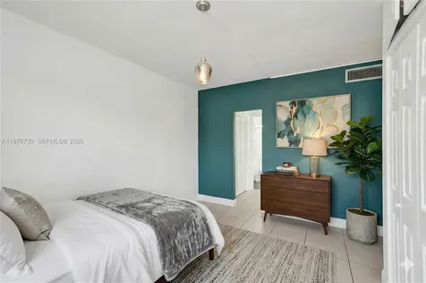 1880 S Treasure Drive North Bay Village FL 33141