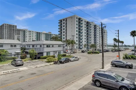 1880 S Treasure Drive North Bay Village FL 33141