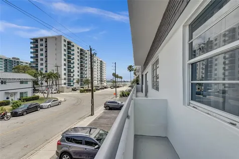 1880 S Treasure Drive North Bay Village FL 33141