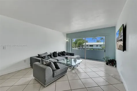1880 S Treasure Drive North Bay Village FL 33141