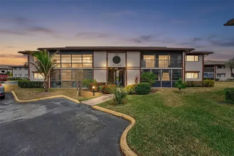 9748 S Belfort Circle Tamarac FL 33321