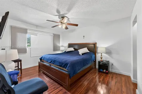 9748 S Belfort Circle Tamarac FL 33321