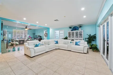 9838 SW 94th Terrace Miami FL 33176