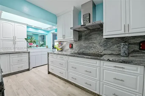 9838 SW 94th Terrace Miami FL 33176