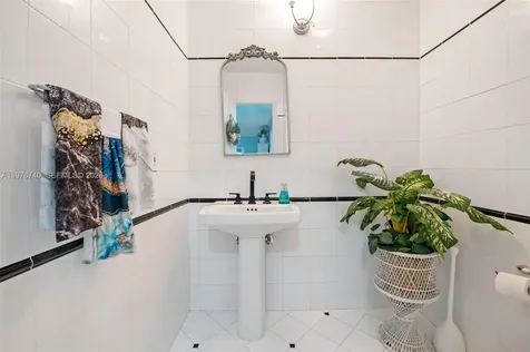 9838 SW 94th Terrace Miami FL 33176