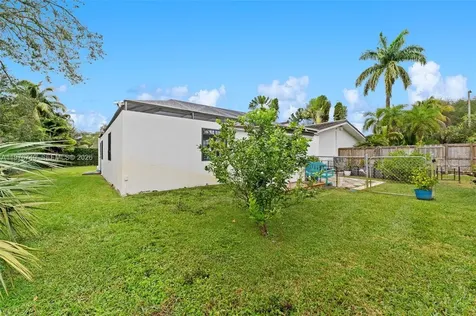 9838 SW 94th Terrace Miami FL 33176