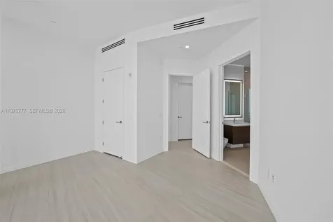 851 NE 1st Avenue Miami FL 33132