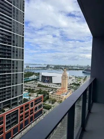 Miami FL 33132