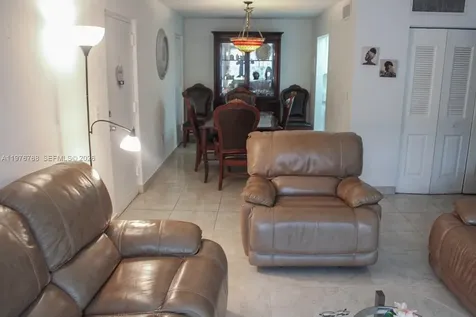 10818 N Kendall Drive Miami FL 33176