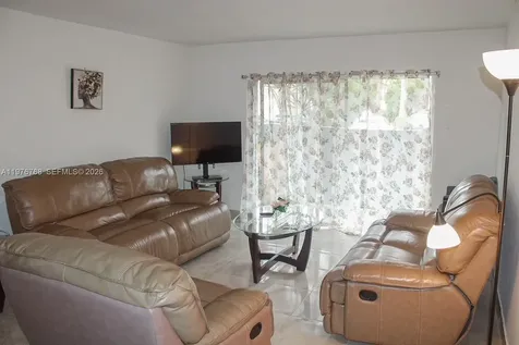10818 N Kendall Drive Miami FL 33176