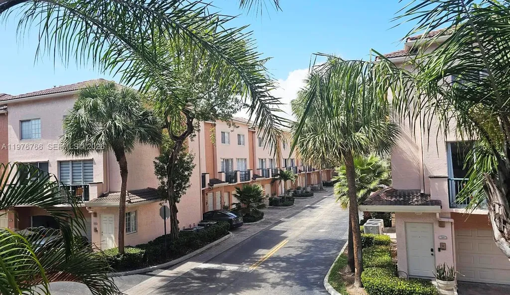 2033 SE 10th Avenue Fort Lauderdale FL 33316