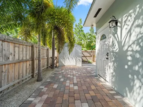 6 SE Marlin Avenue Key Largo FL 33037