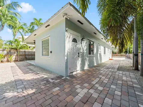 6 SE Marlin Avenue Key Largo FL 33037